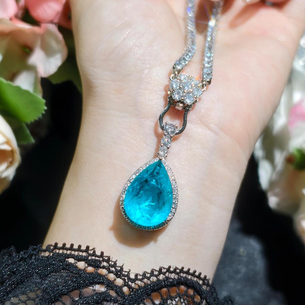 Set di Anello e Orecchini Pendenti in Cotone Paraiba di Lusso