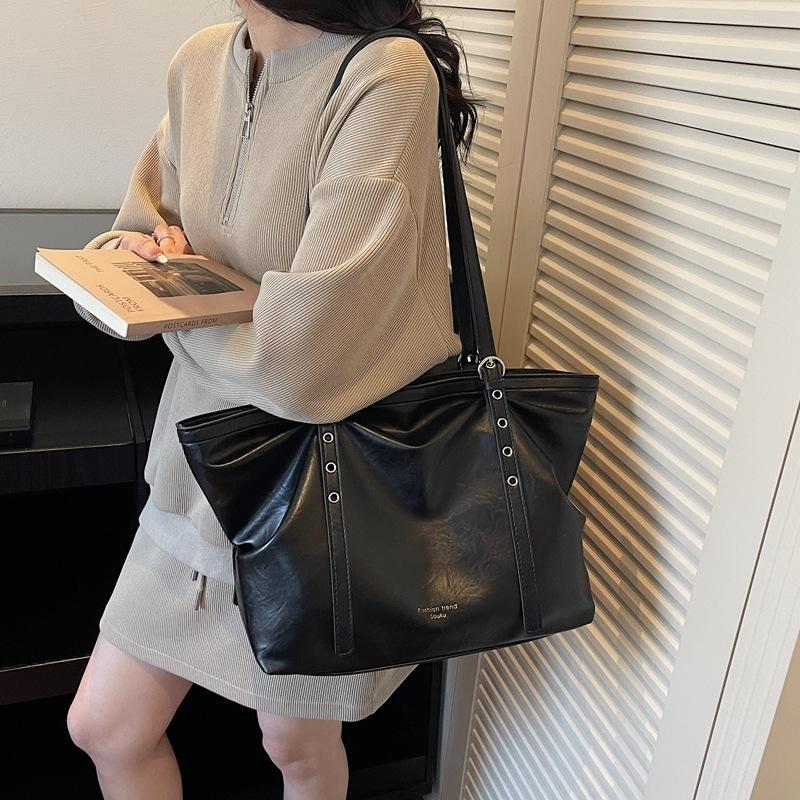 Leather Tote Bag with Adjustable Straps Large Capacity Everyday Fashion Shoulder Bag