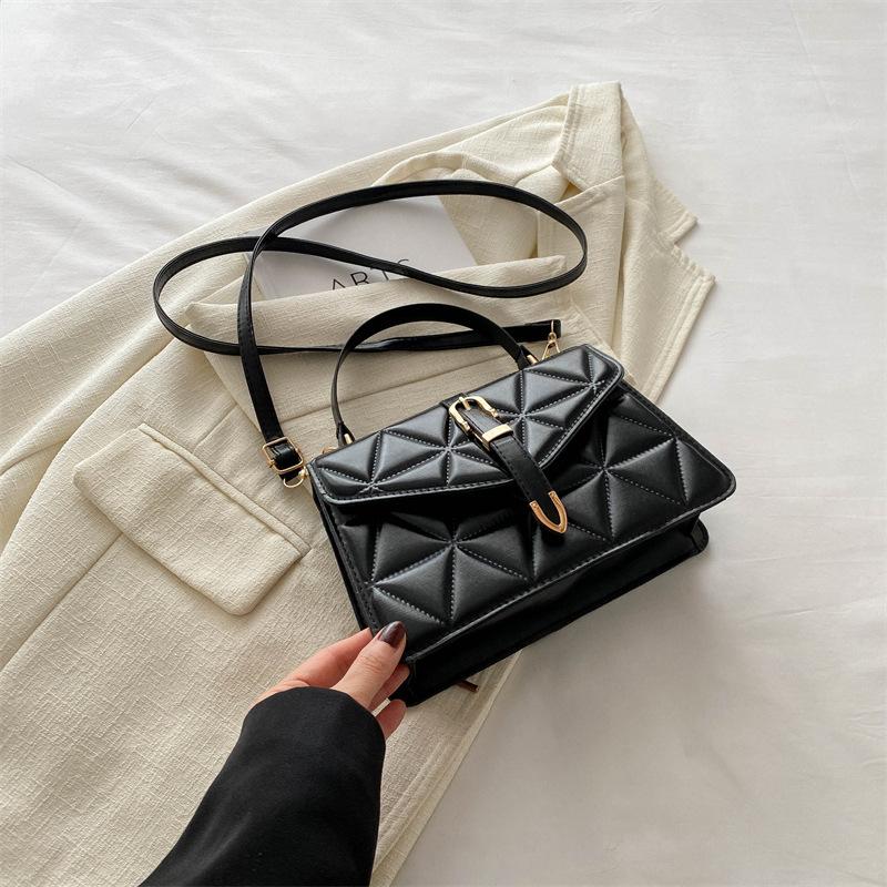 

Тенденция мода личность эстетика ниша дизайн весна новинка 2024 новая сумка через плечо повседневная маленькая квадратная сумка чёрный