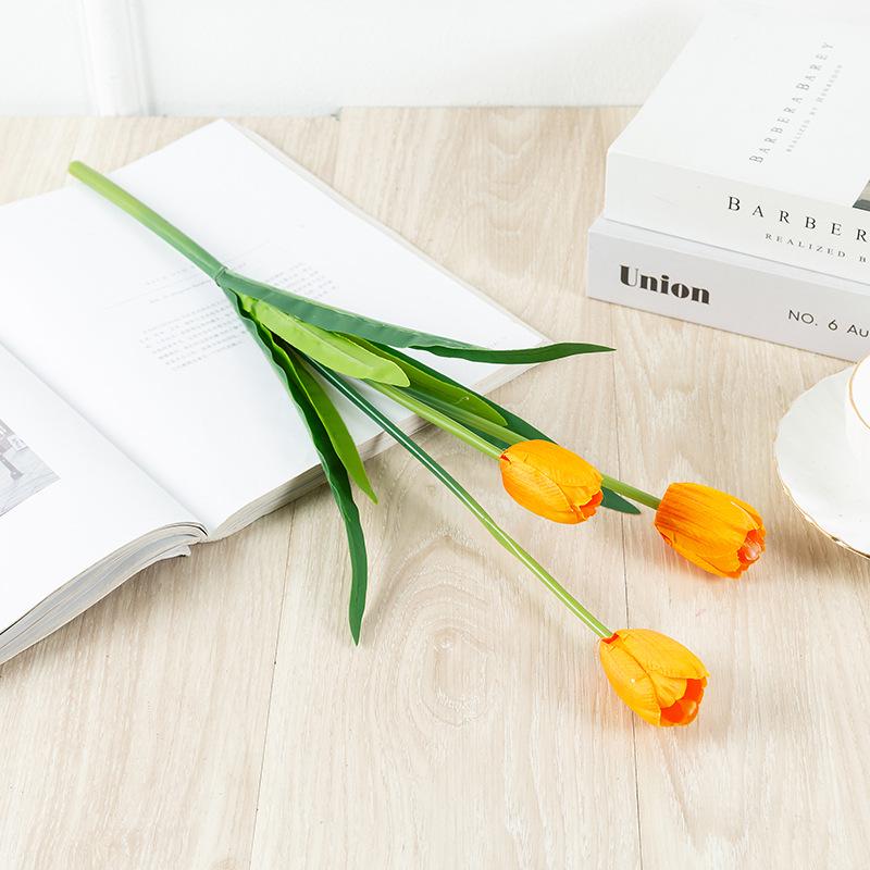 „Feuchtigkeitsspendender PU-Tulpenstrauß für Hochzeiten, Heimdekoration und Fotorequisiten“