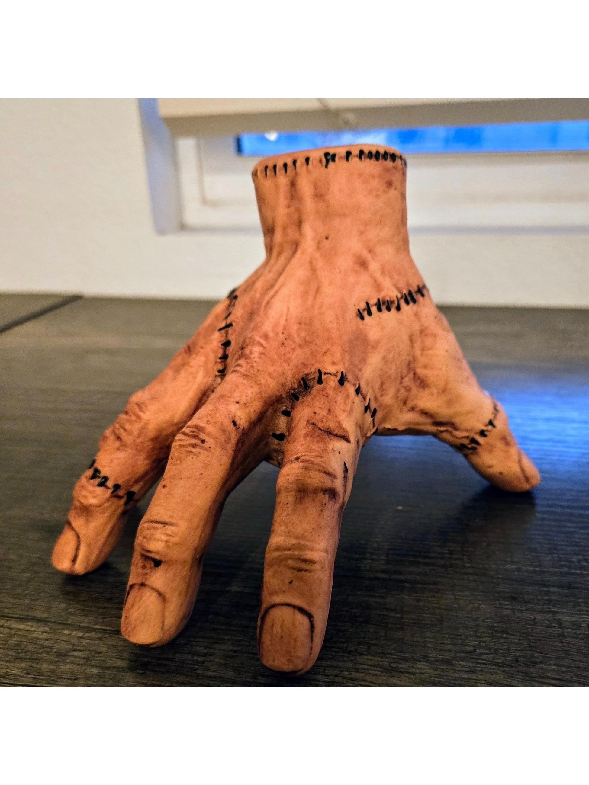 

1Pcs Severed Hand Decoration Prop, Halloween Dress Up Palm Scene Decoration Tricky Horror Props Costume Prop