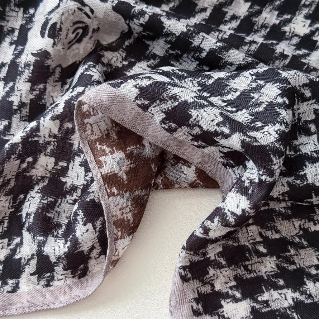 Qiandongge Camellia Cotton and Linen Small Square Scarf Silk Scarf New Women's Thin Imitation Velvet Shawl Scarf Headscarf Scarf