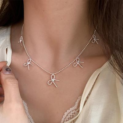 Collana con Nappa a Fiocco Metallico da Donna Nicchia Retro Personalità Semplice Versatile Temperamento Moda Catena per il Collo Catena per la Clavicola