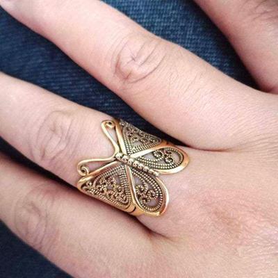 Ladies Ring Metal Gift Engraved Chic Retro Butterflies Finger Ring Jewelry Accessories