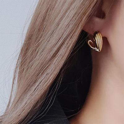 Heart-shaped Ball Earrings with Diagonal Pastry Engraving