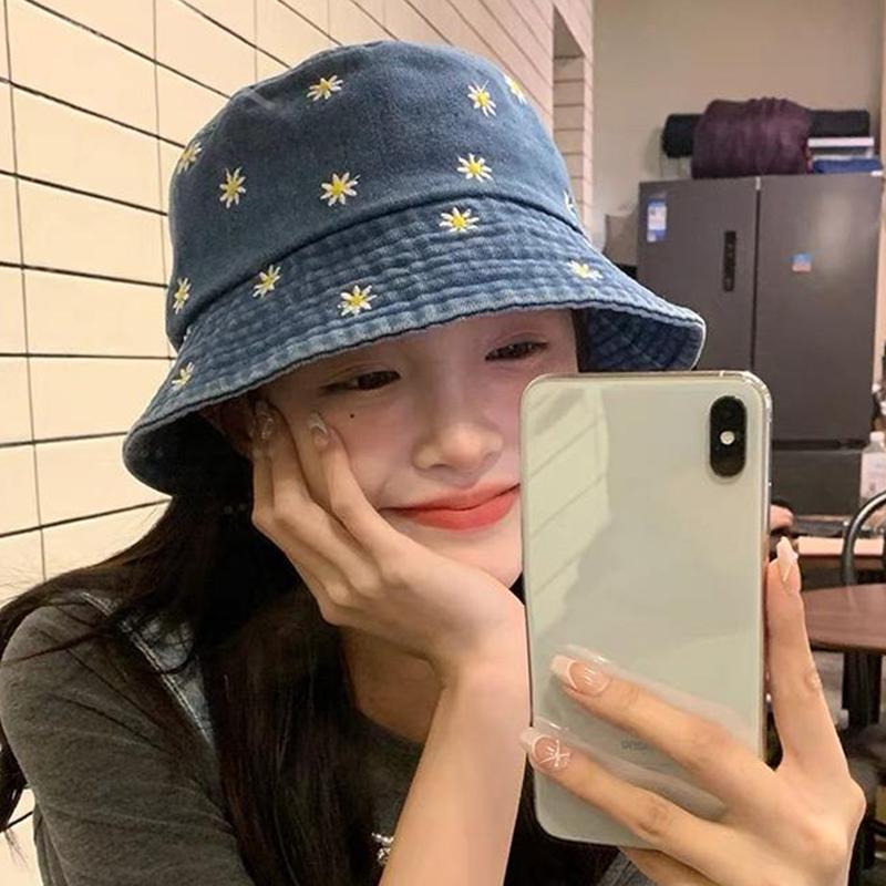 Chrysanthemum Embroidered Cowboy Smiling Face Fisherman Hat Women'S Sunshade Hat