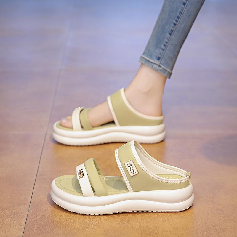 

С юбками, сандалиями, женская летняя верхняя одежда 2025 новинка, мягкая подошва, нескользящая, не утомляет ноги, пляжные крутые шлепанцы 34 зелёный