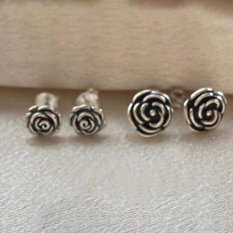 European and American dark style stud earrings, retro three-dimensional rose earrings, light luxury high-end versatile earrings