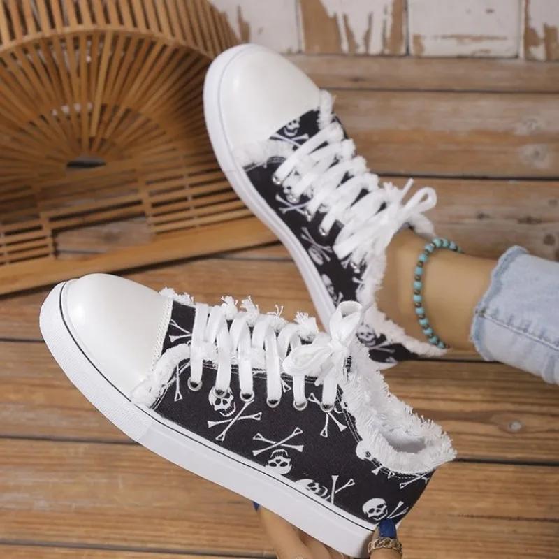 Fashion European and American Graffiti Canvas Shoes for Women 2024 New Design Sense Versatile Lazy Comfortable Canvas Women's Shoes