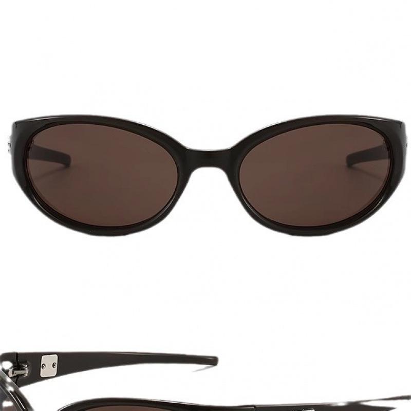 Jennie-Style GM Cat-Eye Sunglasses with Interchangeable Accessories – Retro, High-End, UV-Protected Summer Shades