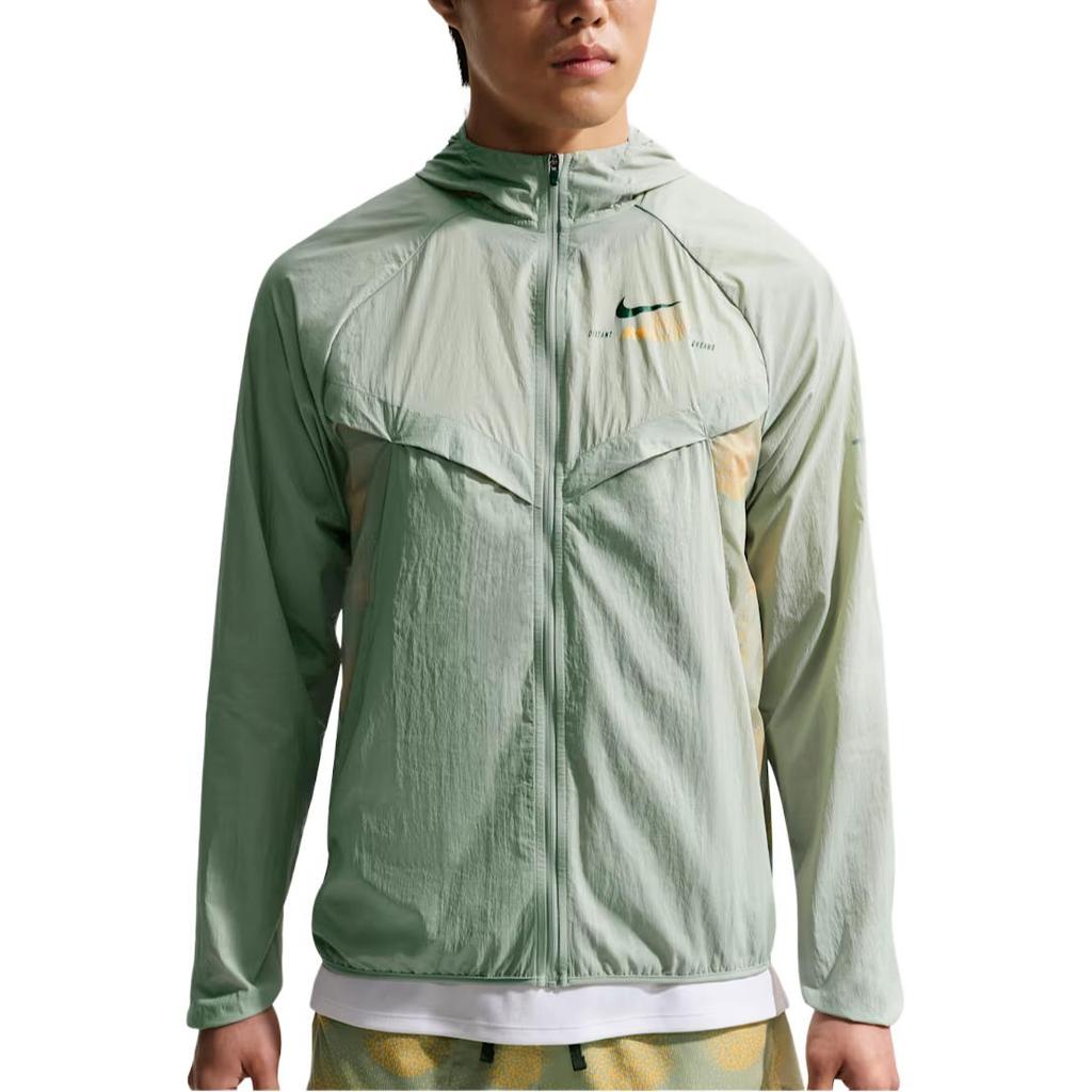 Nike Stride Lightweight Hooded Jacket Men jackets IO0539-370