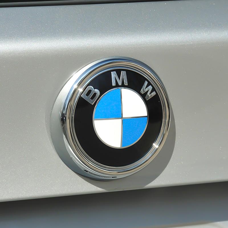 AAAQT1 ABS Car Rear Badge Emblem Blue White Logo Trunk Badge Original Replacement For BMW X6 X5 X4 X3 E70 F15 E71 F16 F25 F26 Stickers
