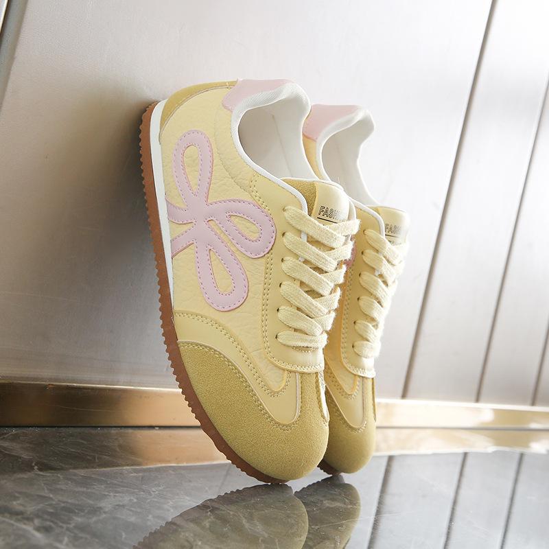 Forrest Gump training shoes women's 2025 spring and autumn new flat bottom showing feet small retro American popular versatile casual sports shoes