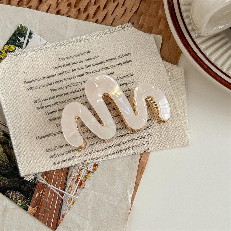 Mermaid Ji Acetic Acid High-Grade Hair Clip: Exquisite Half-Up Hairpin for Women