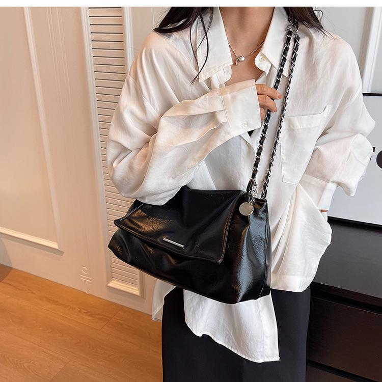 2025 Women's Casual Soft Leather Large Capacity Chain Shoulder Crossbody Bag