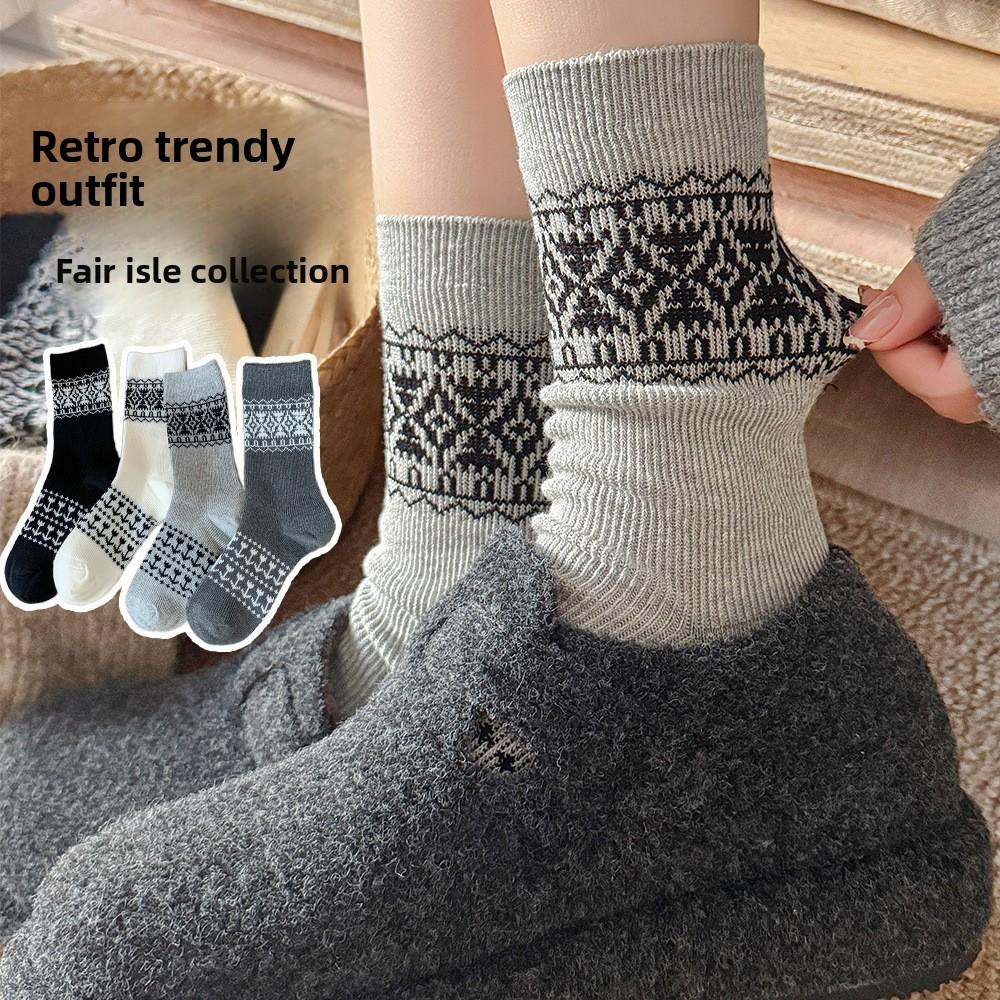 Female Autumn and Winter Fashion New Anti Pilling in The Tube Pile Socks