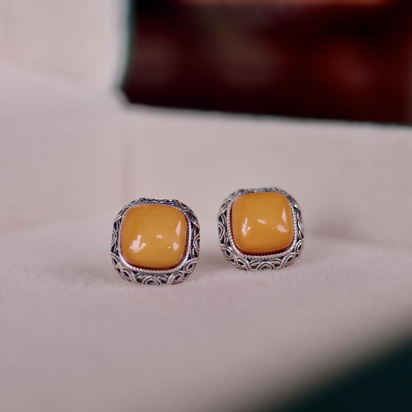 Комплект серег-пусет и кольца из стерлингового серебра S925 с натуральным медовым воском