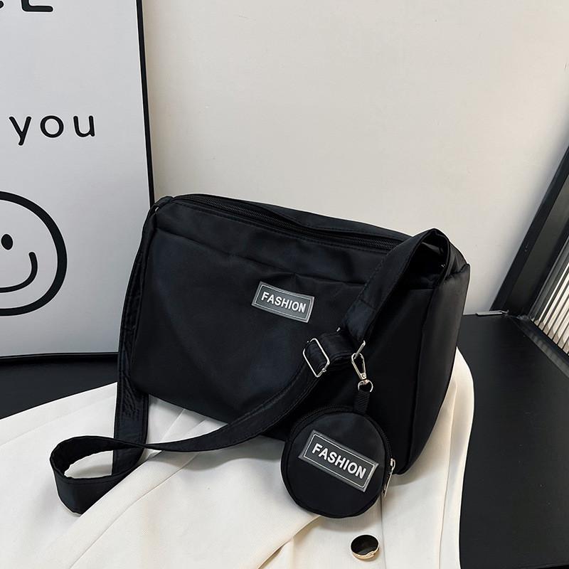 

Stylish Large Capacity Nylon Tote Bag For Women Perfect For Casual Commute And School Use чёрный