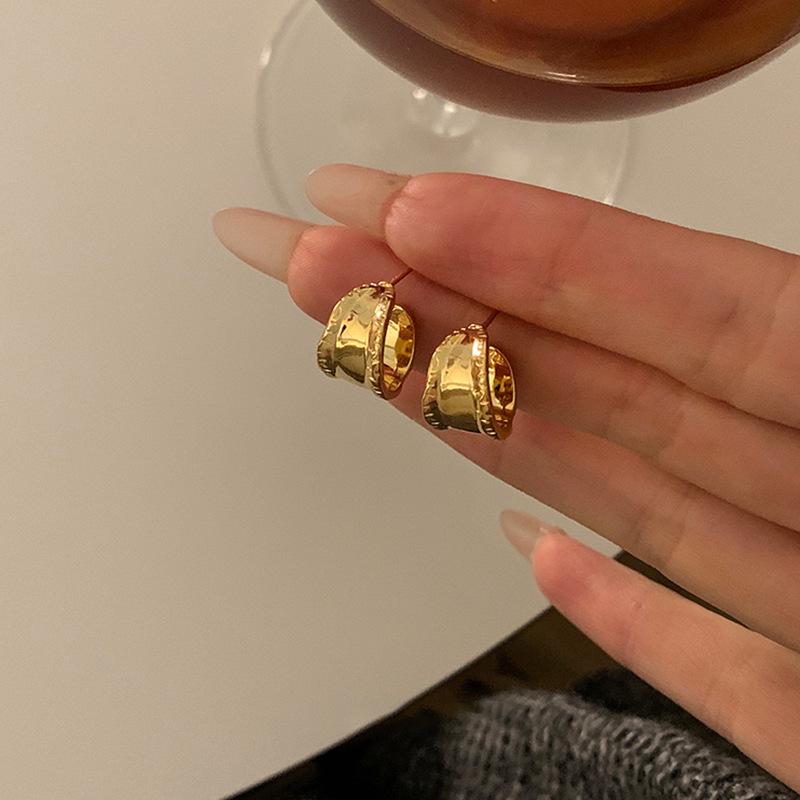 

Элегантные ретро серьги-кольца с плиссировкой для женщин - Высококачественная модная бижутерия