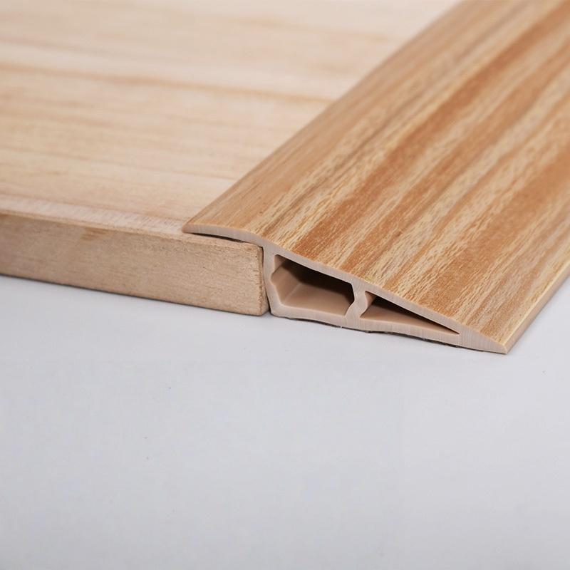 1 PZ Strisce Soglia in PVC da 39,37 pollici, Profili di Transizione Autoadesivi Utilizzati per Collegare Giunzioni del Pavimento e Soglie per Tappeti Tr