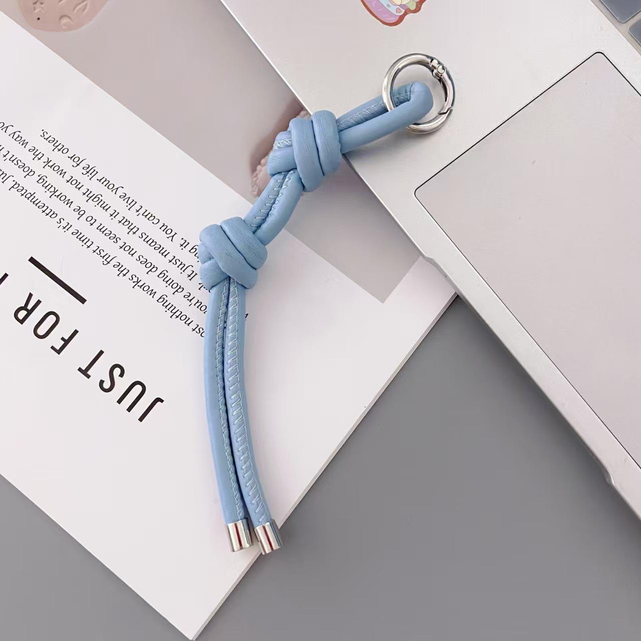 Сделай сам Кожаное плетение Брелок-подвеска для автомобиля - Серия Miu Аксессуар для сумки Double Knot Leather Strip