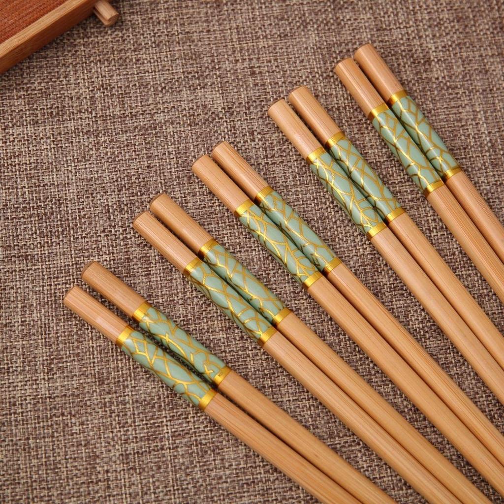 High-Grade Single-Use Anti-Slip Bamboo Chopsticks - Mildew-Resistant, Eco-Friendly, Color-Coded Chinese Style
