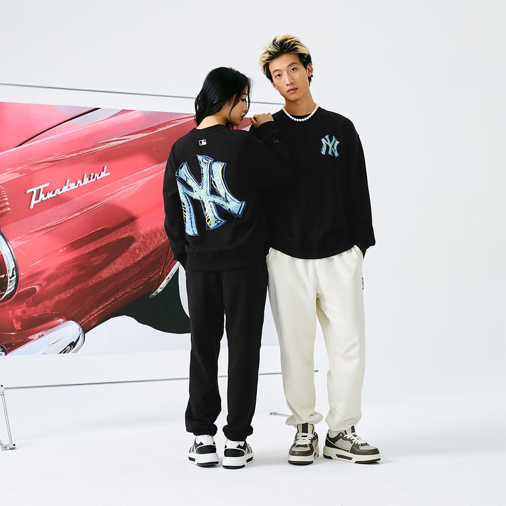 New MLB New York Yankees Basic Collection 24FW Sweatshirt Unisex Black 3AMTB1344-50BKS