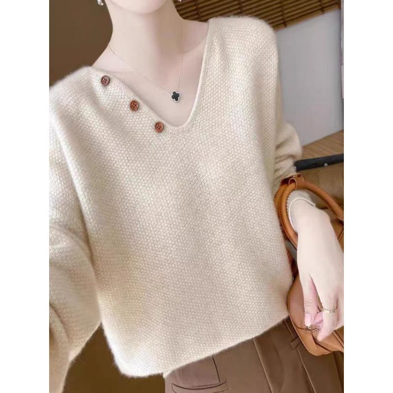 Autumn and Winter New Temperament Knitted Sweater Women's Loose Inner V-neck Fashionable Women's Pullover Knitted Sweater