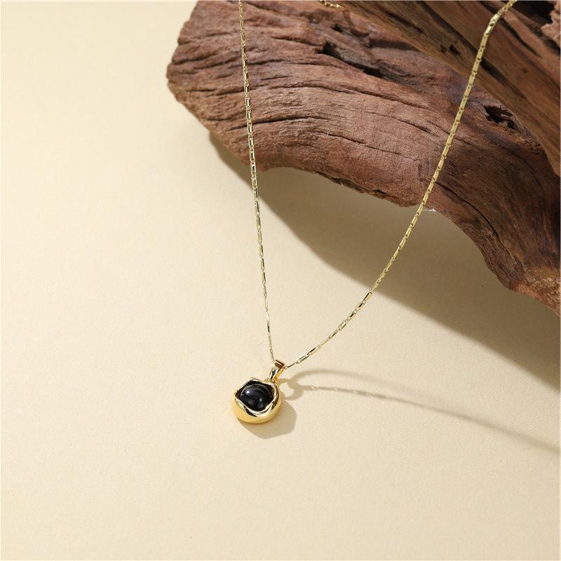 Arvaleff High-End Retro Black Agate Irregular Pendant Necklace for Women - European & American Copper INS Style