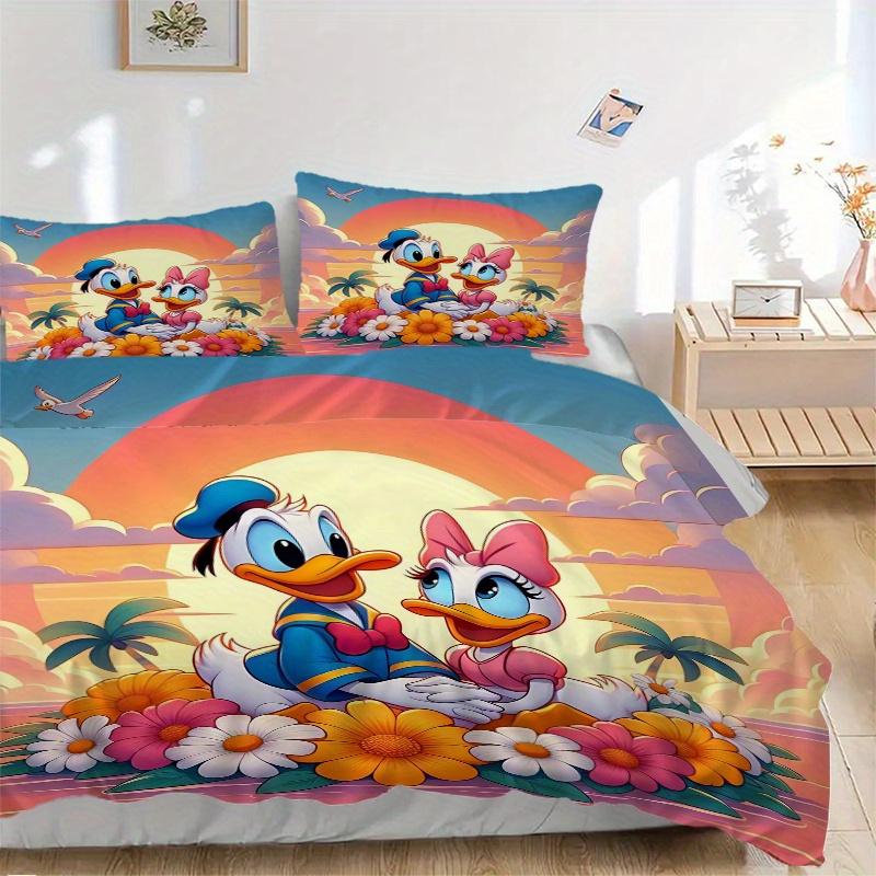 

3pcs Daisy Donald Duck Printed Quilt Set - Includes 1 Quilt Cover and 2 Pillowcases, Machine Washable - Suitable for All Seasons.B013 135x200cm