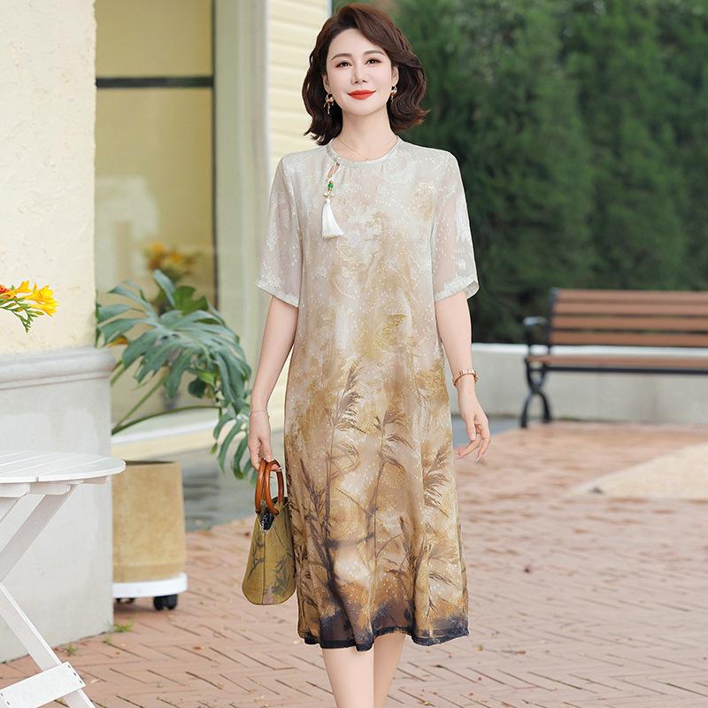 

Chinese-style summer dress for mothers, lightweight and stylish, 2026 new women s clothing, traditional straight-cut long dress 3XL【Suggestions120-130a бежевий