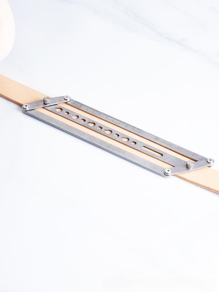 Righello di Posizionamento Ausiliario per Punzonatura Cintura, Modello Regolabile per Spaziatura Fori, Strumento per Artigianato in Pelle Fai-da-te, Strumenti Professionali