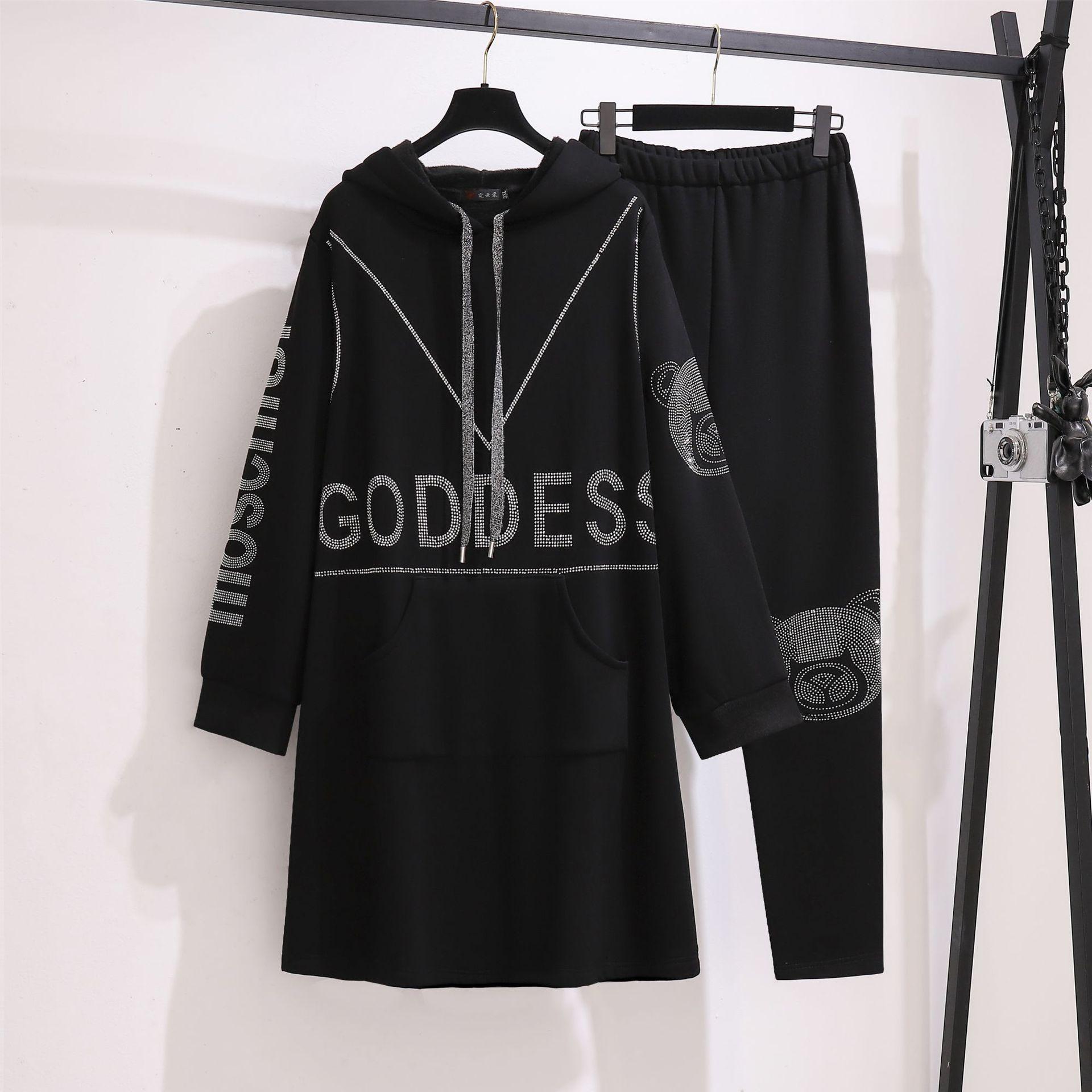 

Плюс Размер Женский Новый Бриллиантовый Инкрустированный Средней Длины Спортивный Костюм Спортивные Штаны Бархатный Костюм Из Двух Частей 5XL чёрный