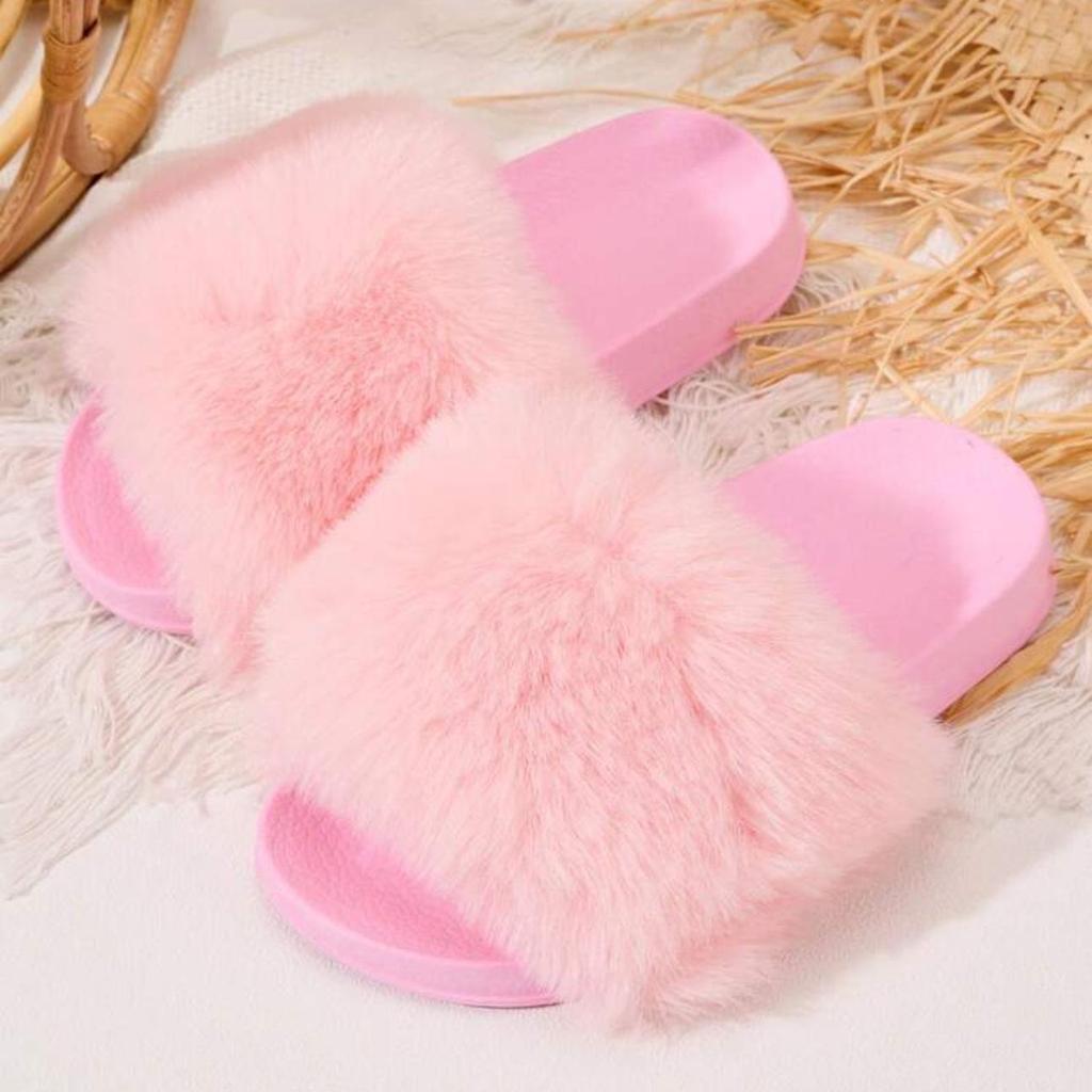 2026 Korean Summer Women's Fashion Slippers: Comfortable, Non-slip, Single Strap, Furry, Casual, Outdoor Wear.