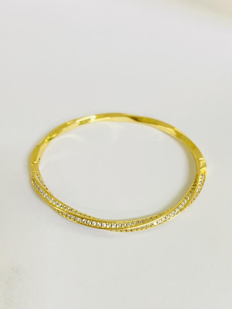 Elegant Möbius Bangle: Starry Sky Twist with Full Diamond Design