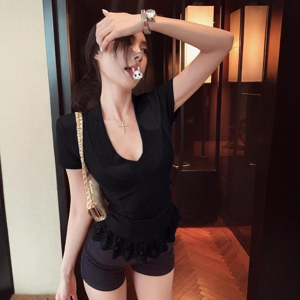 

Женская модная футболка с V-образным вырезом: Подплечники, Кружевная отделка, Короткие рукава, Приталенный силуэт, Короткая длина, Стиль острой девчонки S чёрный