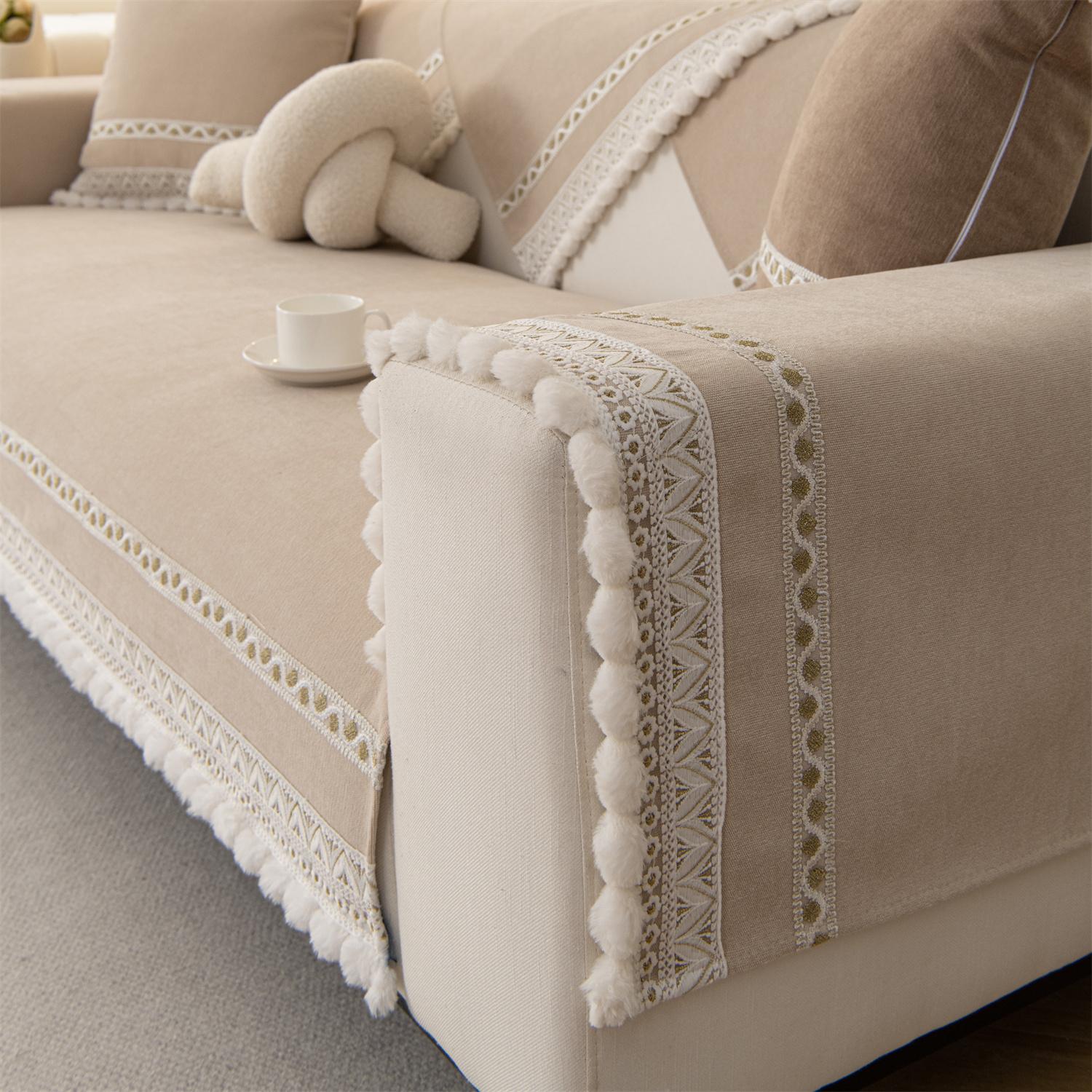 Чехол на подушку для дивана из шенилла с пушистым декором на все времена года — фото 6