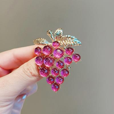 Rhinestone Grape Brooches for Women Unisex Fruit Pins Plant Lapel Pins Office Party Jewelry Accessories Gifts