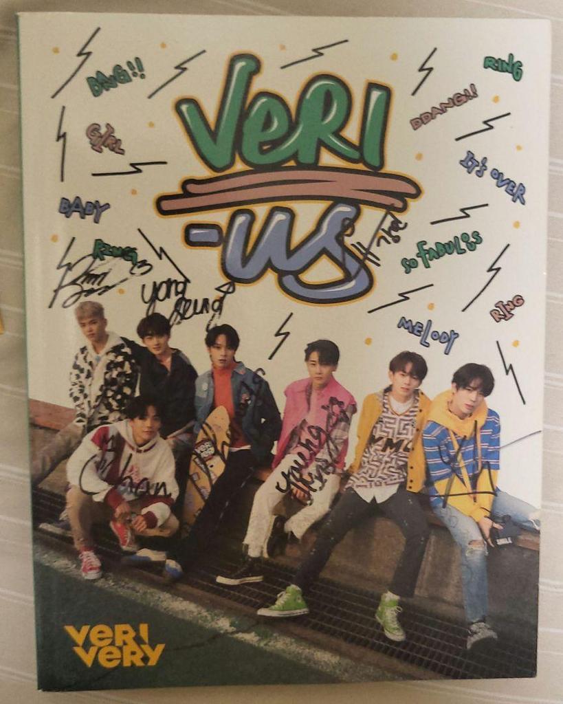 [USED] VERI-US VERIVERY Signed Album with Trading Card
