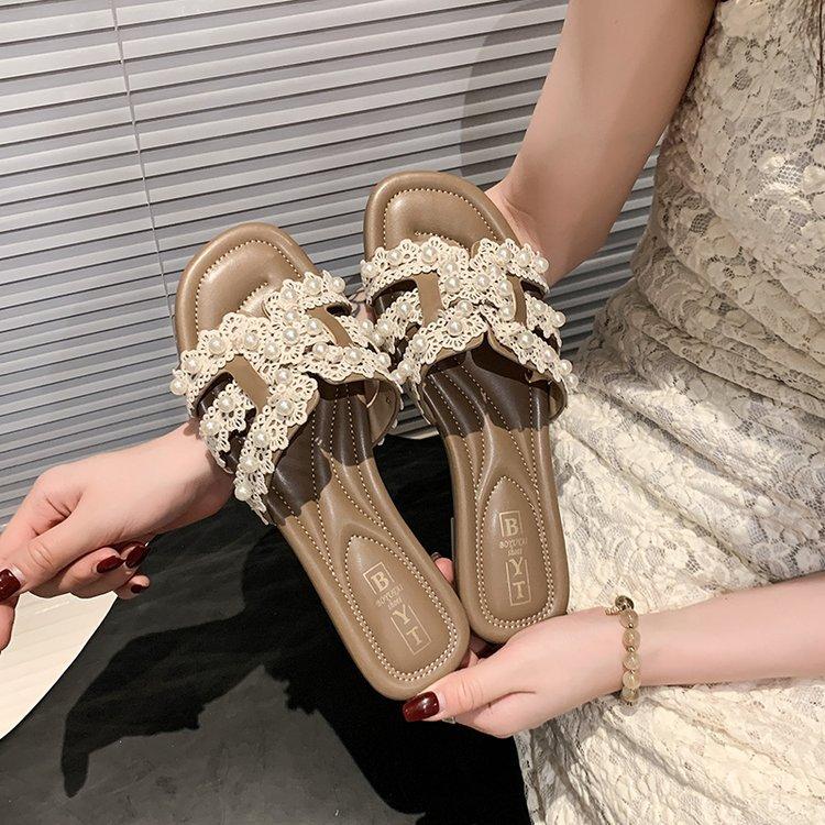 Internet celebrity small fragrant wind pearl slippers women's summer new wear flat beach one word sandals fashion with skirt