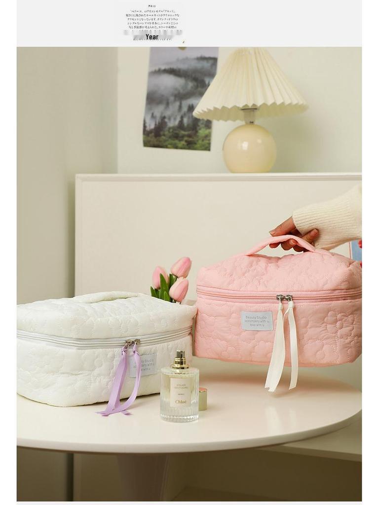 Cloud Makeup Bag: Portable Soft Travel Organizer with Large Capacity, Fluffy Design, Perfect for Makeup or Pencil Storage