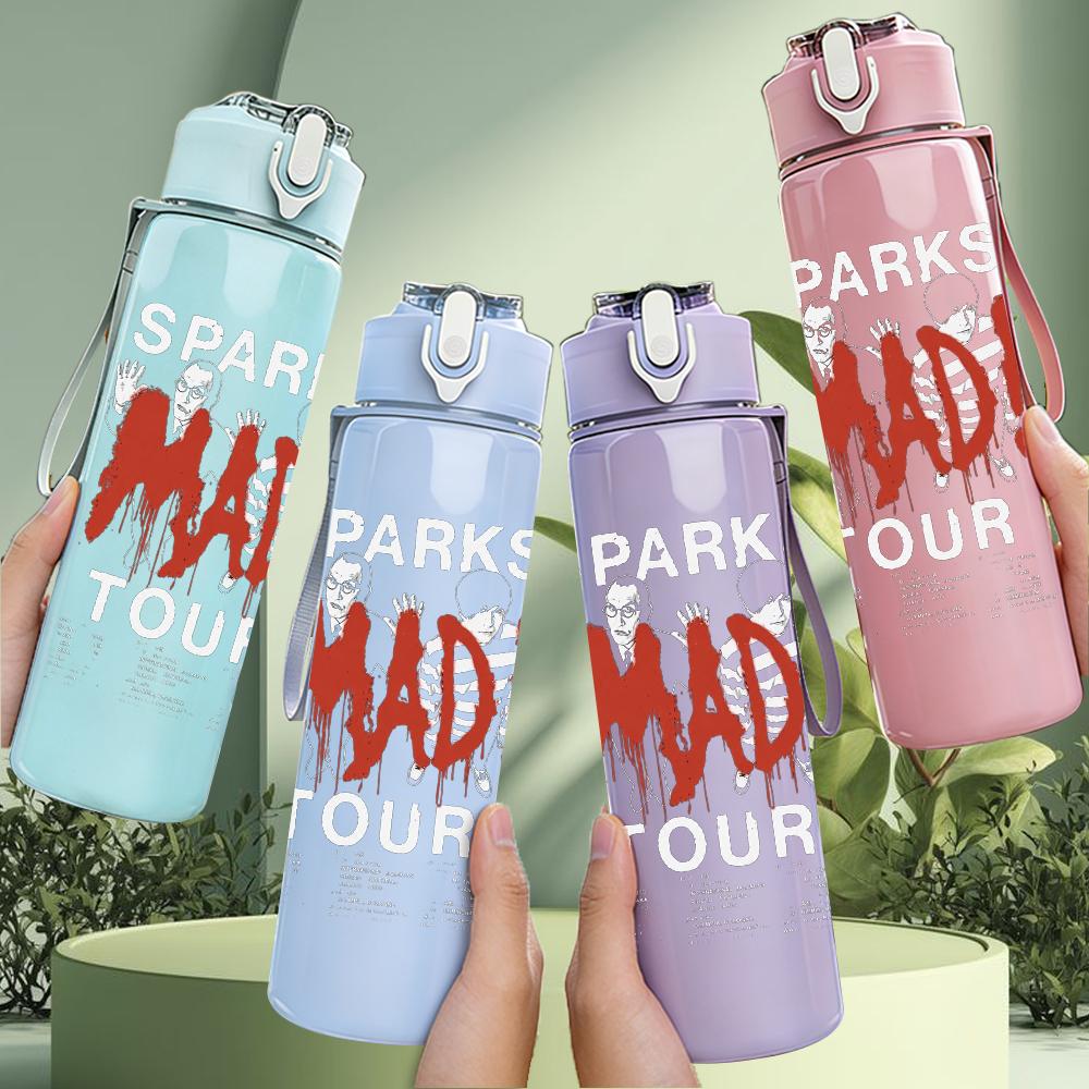1PC Mad Yellow Block Text Print 750ml Colorful Plastic Sports Water Bottle Leakproof Pop Up Lid with Straw for Outdoor Work Home Use