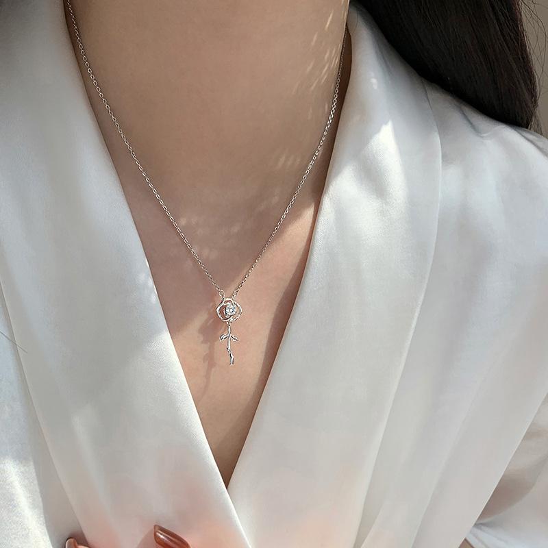 Colar de Prata de Lei S925 Colar Rosa Luxo Leve Elegância Instagram e Alto Senso Corrente Colar Flor Diamante