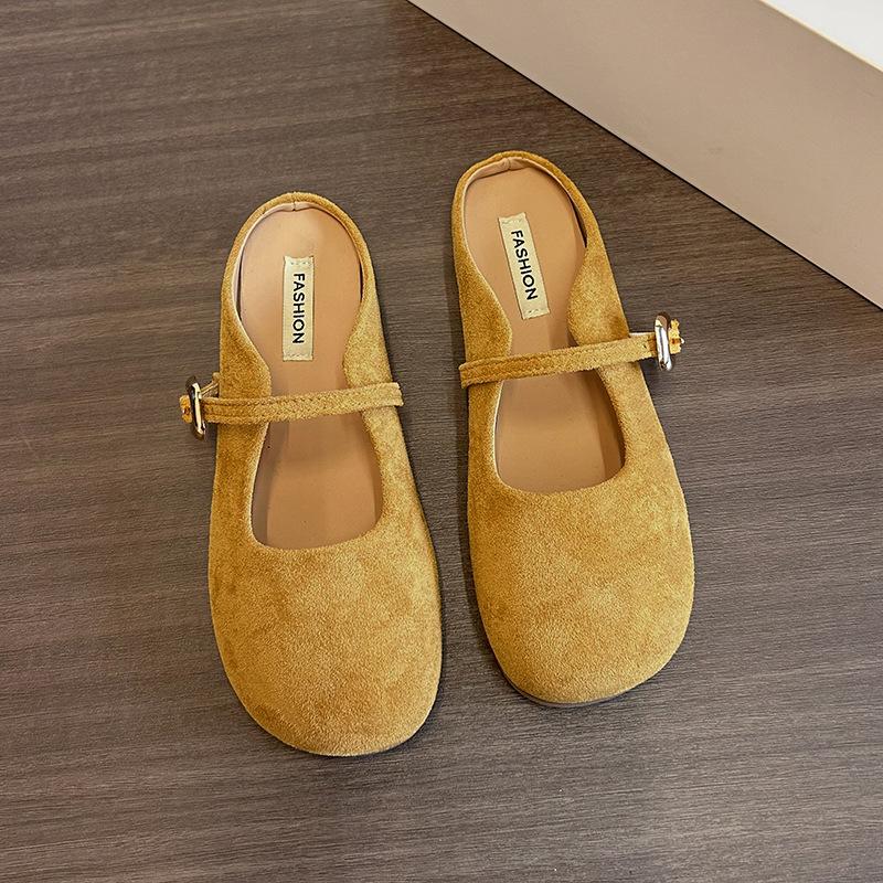 

Lightweight and breathable retro French flat-bottomed slippers women s 2025 new spring versatile one-pedal slippers 40