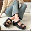 Temperament-Hausschuhe mit Leopardenmuster Damen 2025 Frühling neue dicksohlige erhöhende kleine Sandalen High-End coole Hausschuhe