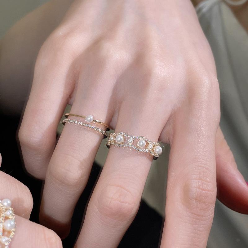 Adjustable Trendy Copper Ring With Stunning Rhinestones And Elegant Pearls For Womens Looks Chic