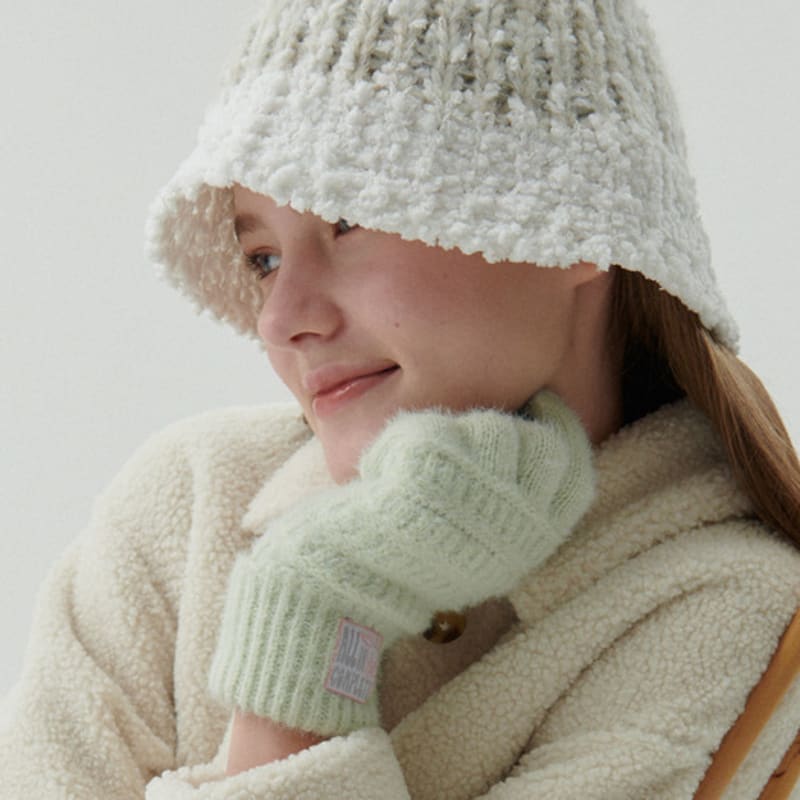 

ALLINCOMPLETE Snow Blossom Bucket Hat Snow Blossom Bucket Hat