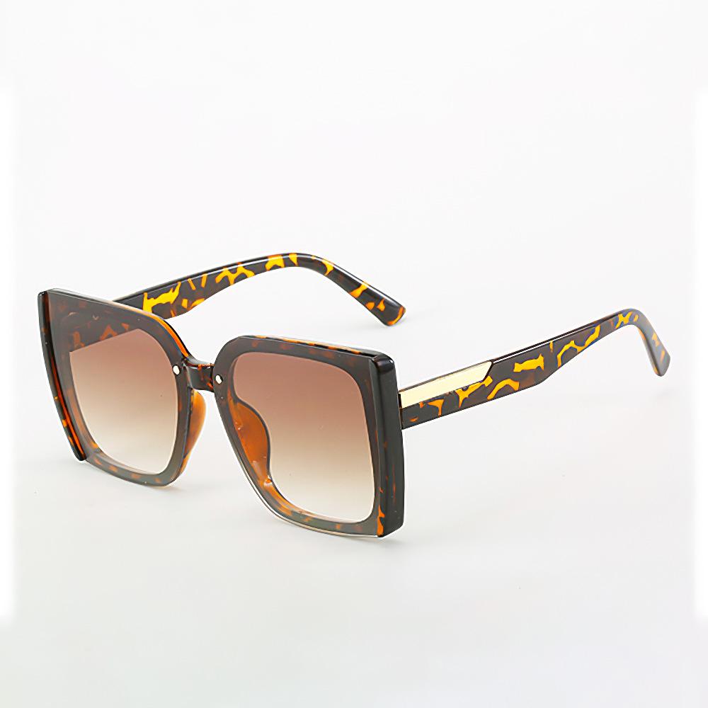 

Fashionable Vibrant Square Shaped Sunglasses For Women Gradient Multi-Color Lenses Lightweight Durable Design For Women Glasses