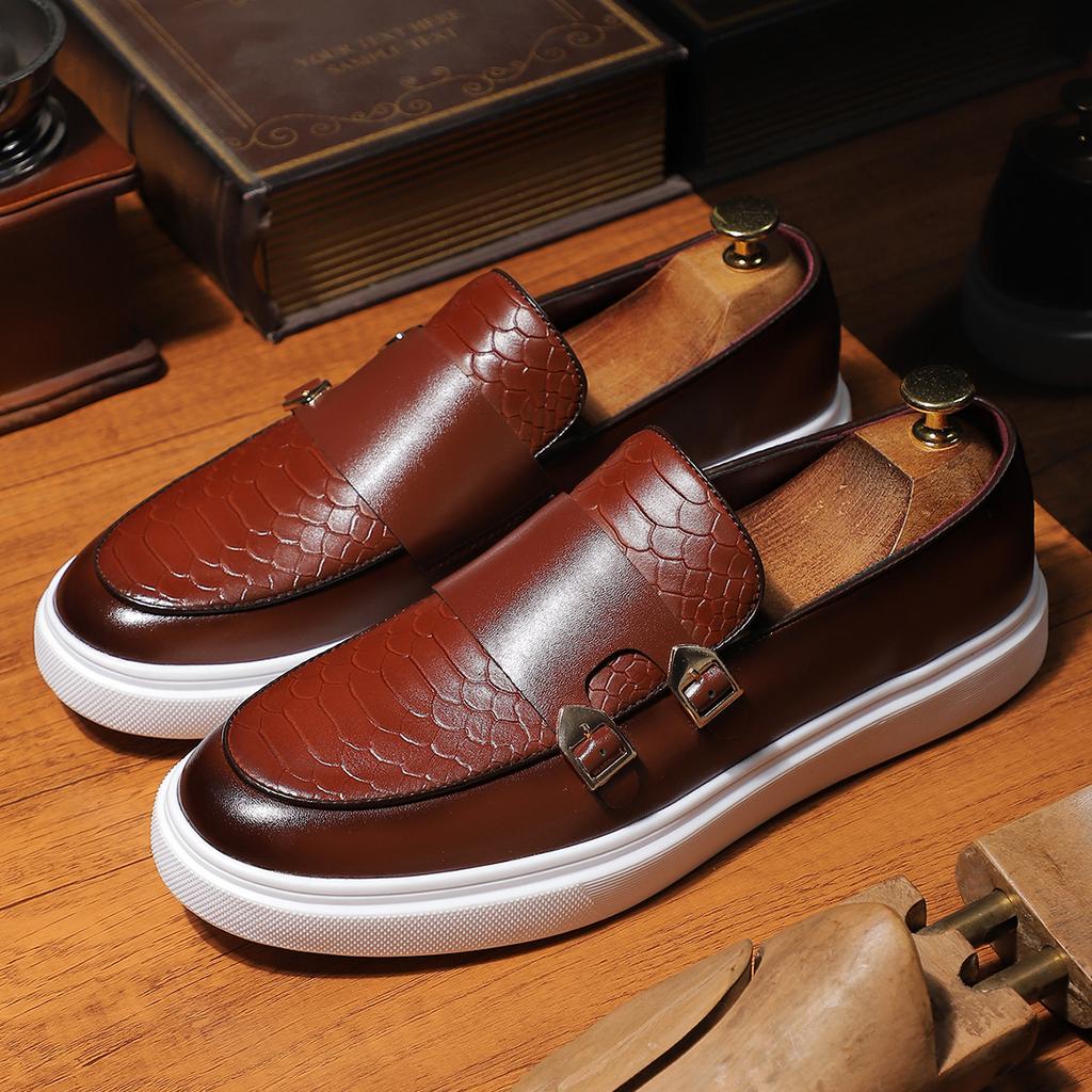 New Shoes for Men Leather Casual Shoes Trend Print Flat Skateboard Monk Shoes Street Cool Slip-on Loafers