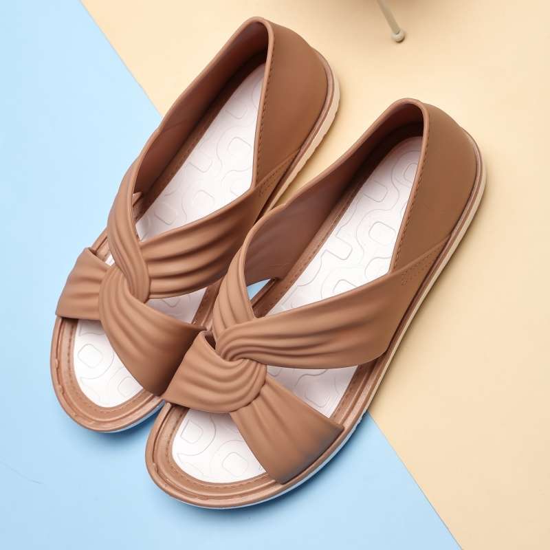 Flat-soled sandals versatile plastic wet water jelly shoes Korean version non-slip rain shoes waterproof female summer beach shoes fairy